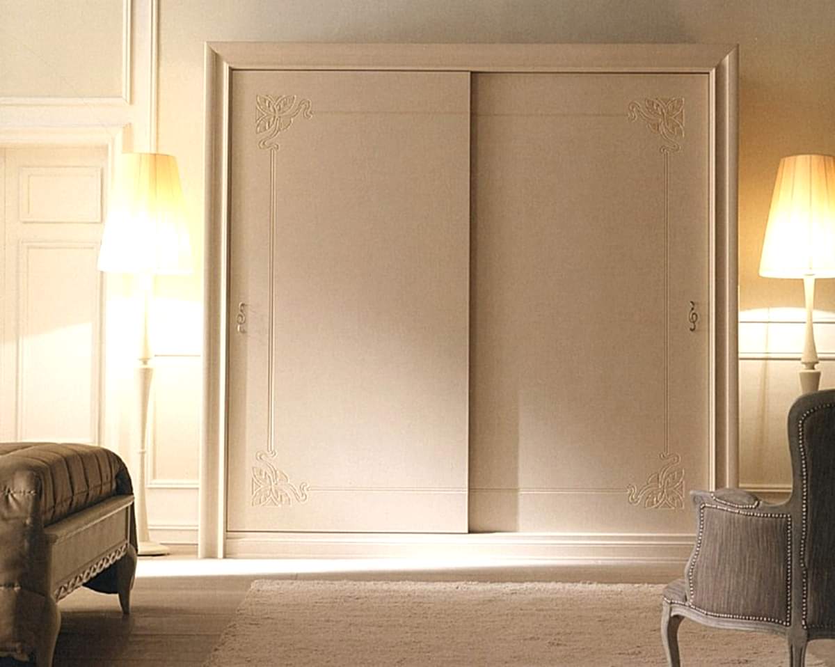 Wardrobe with sliding doors